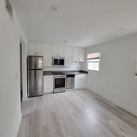 1st image of 102 S K St APT 4