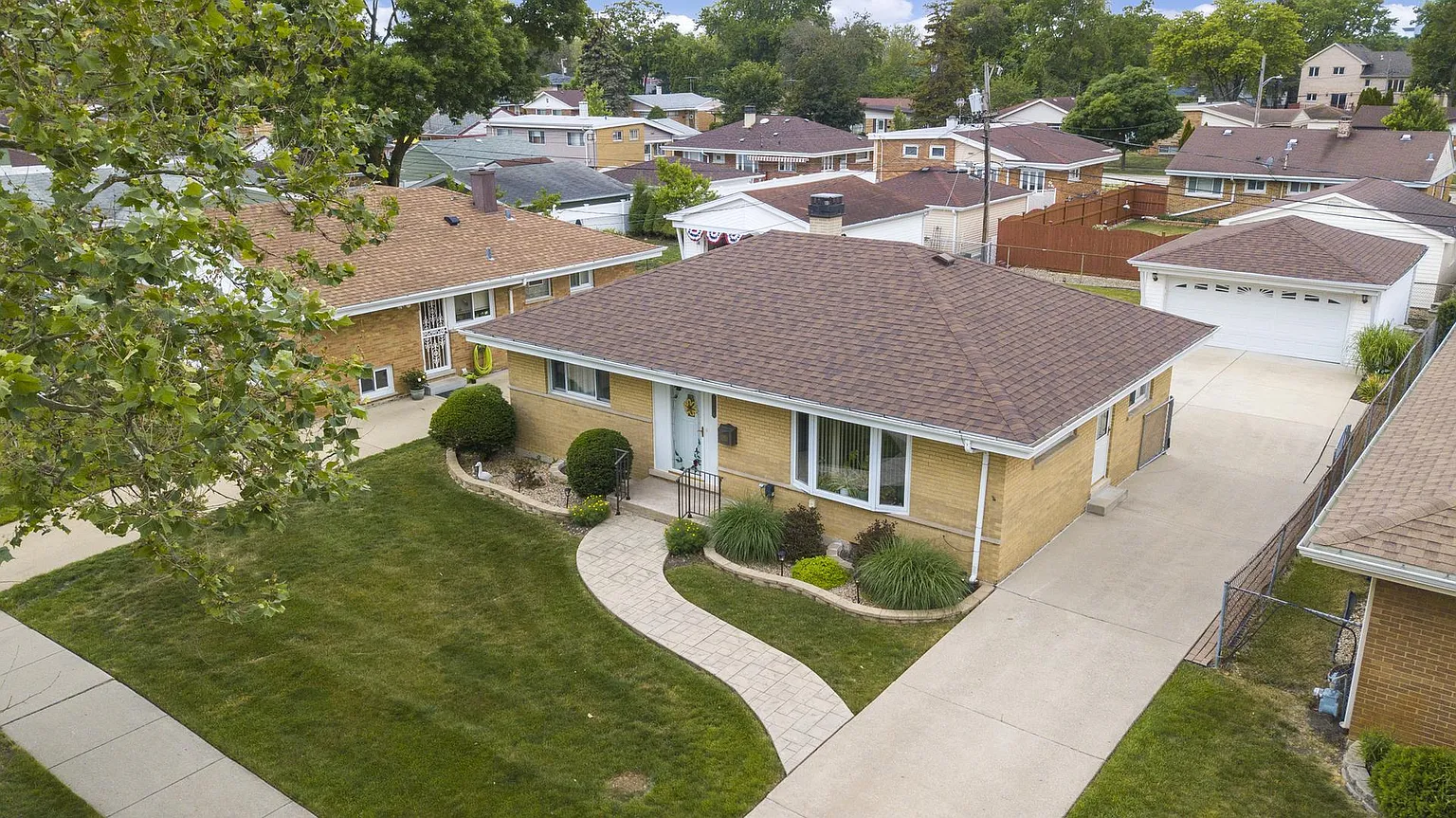 2304 Boeger Ave photo 1