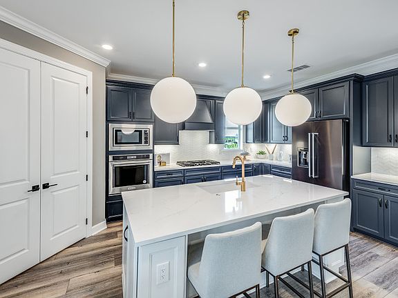 Kitchen with center island