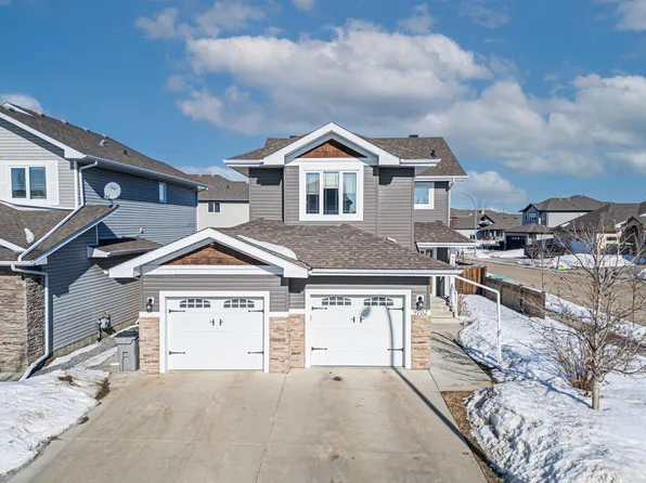 9702 104th Ave, Morinville, AB T8R 0B6