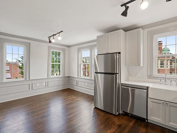 4th image of 1-9 Dana St #46