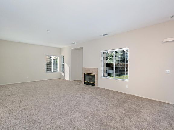 4th image of 29860 Gardenia Cir