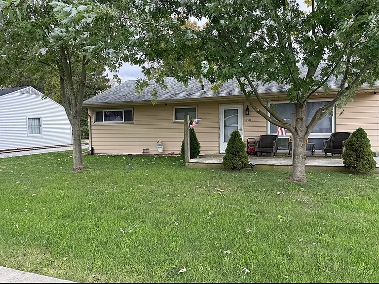 1306 Beech St — Photo 4