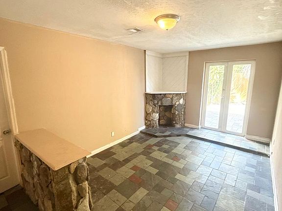 5th image of 341 NE 25th Ct