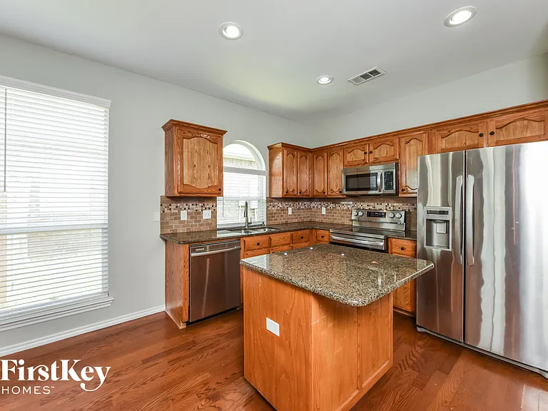 10649 Fossil Hill Dr — Photo 7