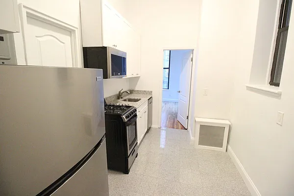 Rented by Luxor Homes & Investment Realty | media 10