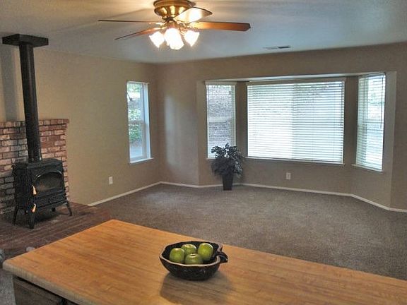 4th image of 5981 Arrowhead Dr