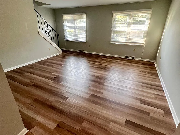 41704 Courthouse Dr — Photo 3