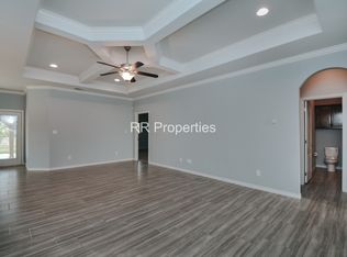 211 Secretariat Dr, Victoria, TX 77901