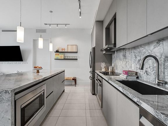 3rd image of 1030 15th St Unit Penthouse 3