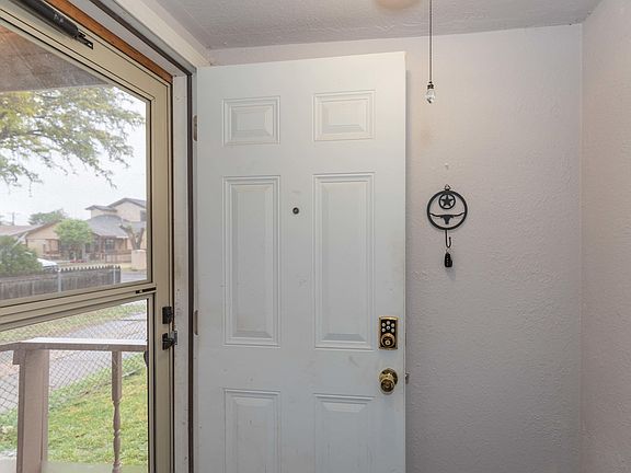4th image of 4206 SE 13th Ave