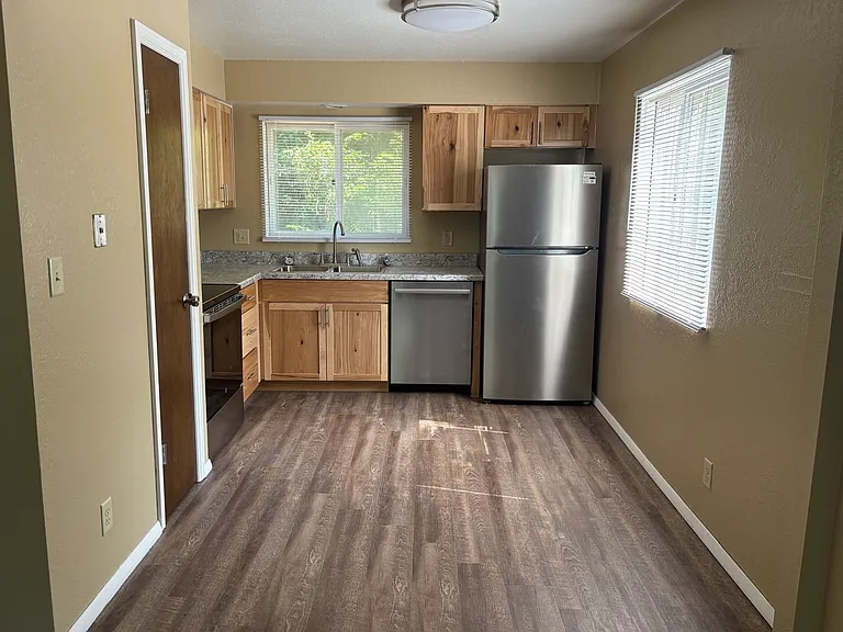 2950 Wildwood Dr #4 — Photo 7