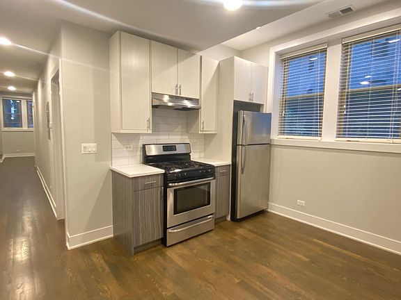3rd image of 3917 N Janssen Ave #G1
