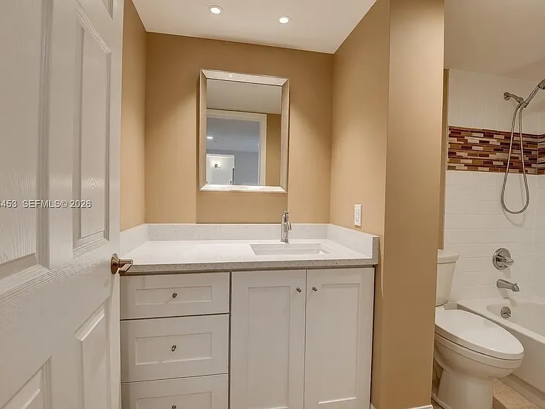 799 Jeffery St #0 — Photo 15