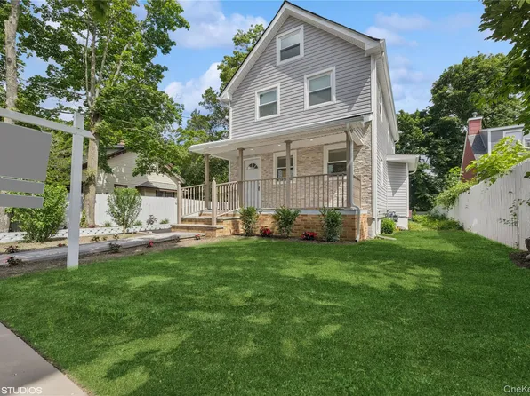 92 Columbia Street, Huntington Station, NY 11746
