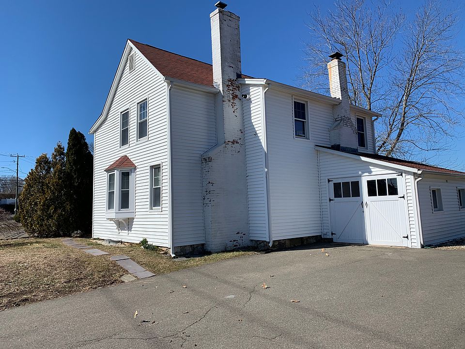 Front of Home, Garage, Driveway