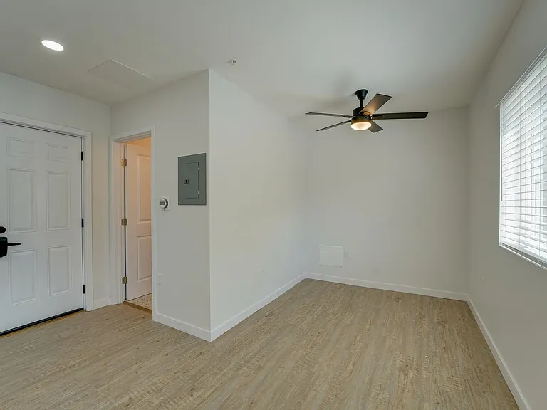 Duplet at Hillcrest | Modern Studio, 1 & 3 Bedroom Apartments — Photo 30