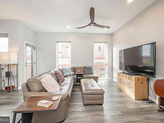 4th image of 1501 N 31st St #Penthouse 3