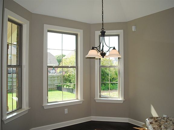 5th image of 9161 Applemill Dr