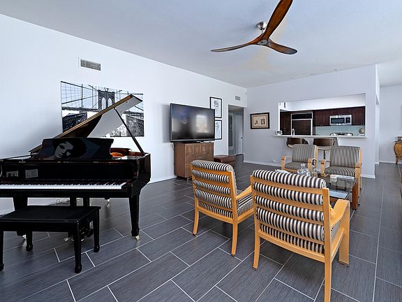 4th image of 499 Desert Lakes Cir