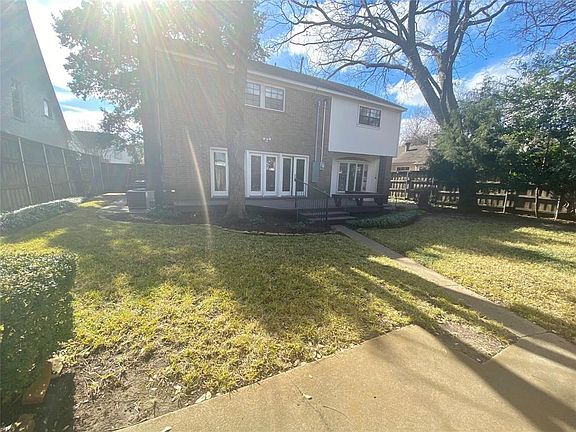 2nd image of 4132 Bryn Mawr Dr