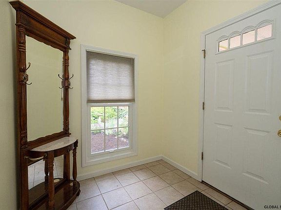3rd image of 39 Franklin St
