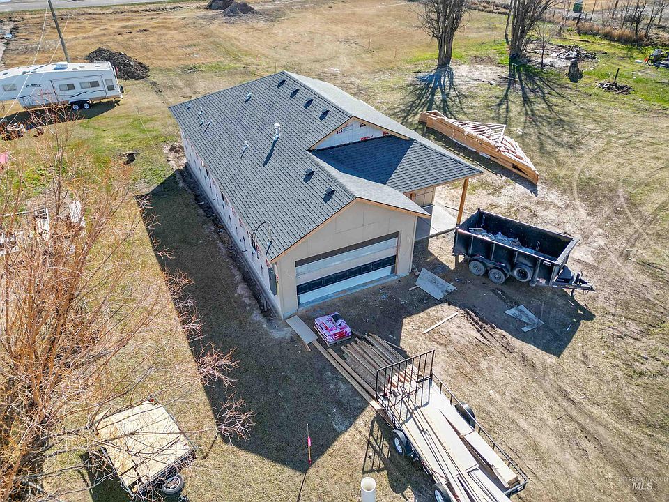 2nd image of 151 18th St