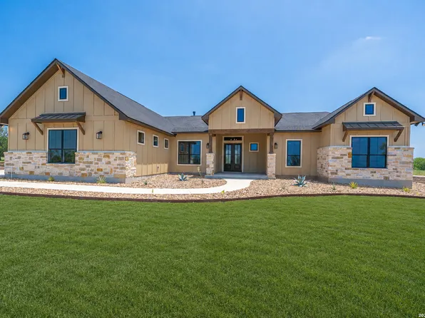 381 Virgil Way, Castroville, TX 78252