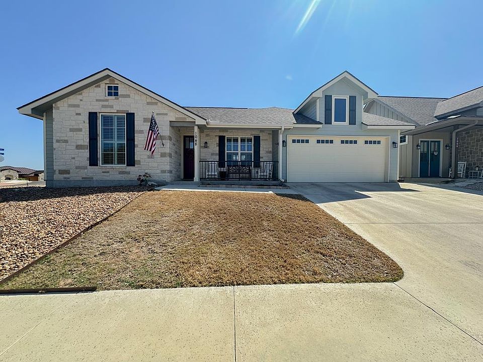 1st image of 1048 Roanoke Ln
