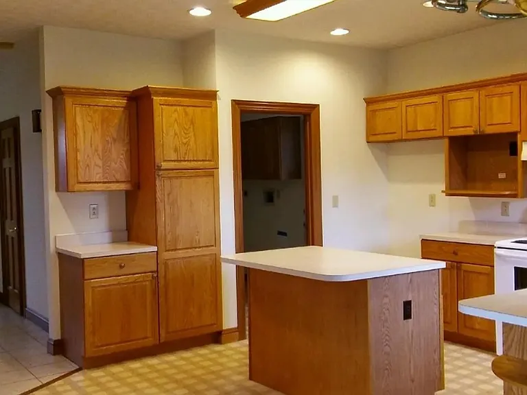 324 Redwood Blvd — Photo 10