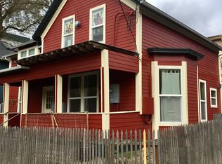 1235 SE Oak St APT 1, Portland, OR 97214