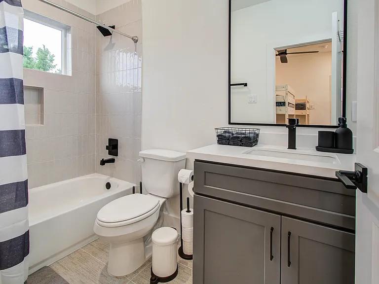 3311 Daphne St — Photo 26