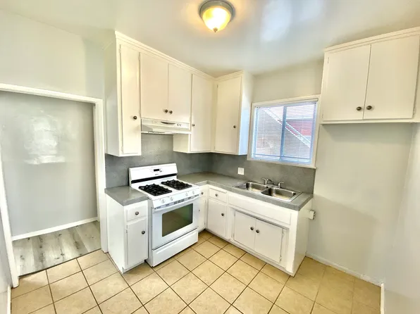 3832 W 118th Pl APT A, Hawthorne, CA 90250