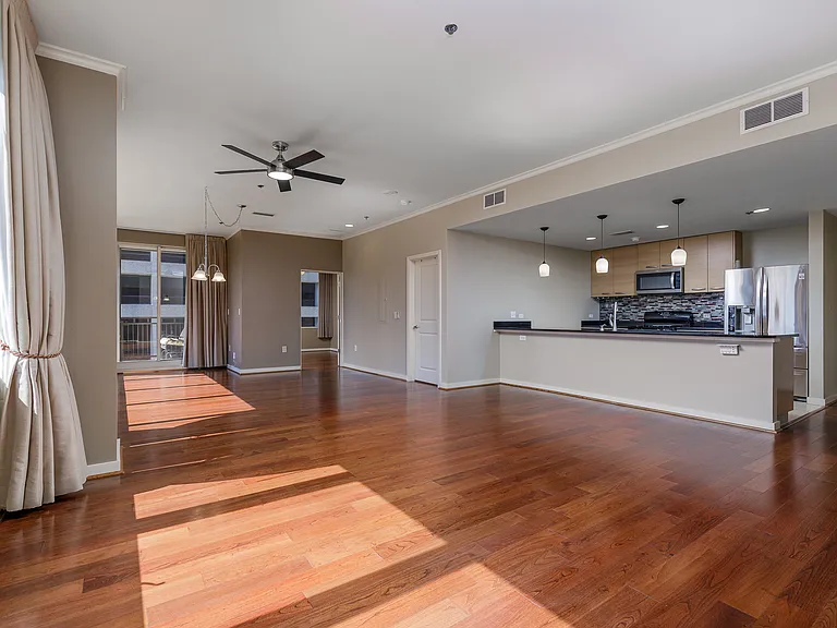 1200 Main St #306 — Photo 7