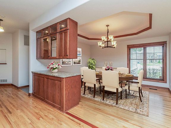 5th image of 14426 Oakwood Dr
