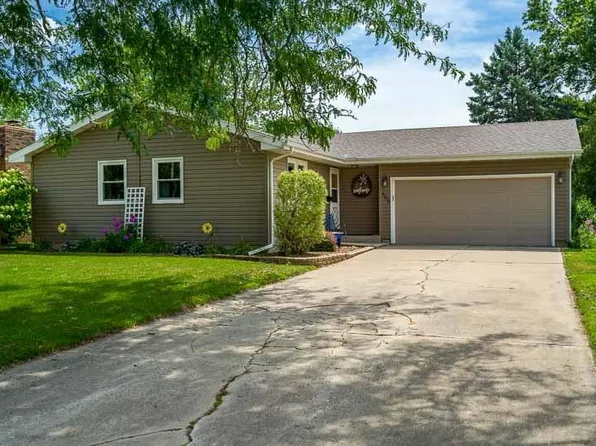 505 W Center St, Mount Morris, IL 61054