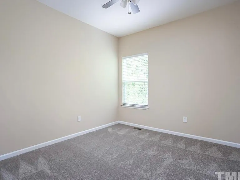 214 Kylemore Cir — Photo 15