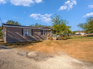 1331 Sutherland Springs Rd, Floresville, TX 78114