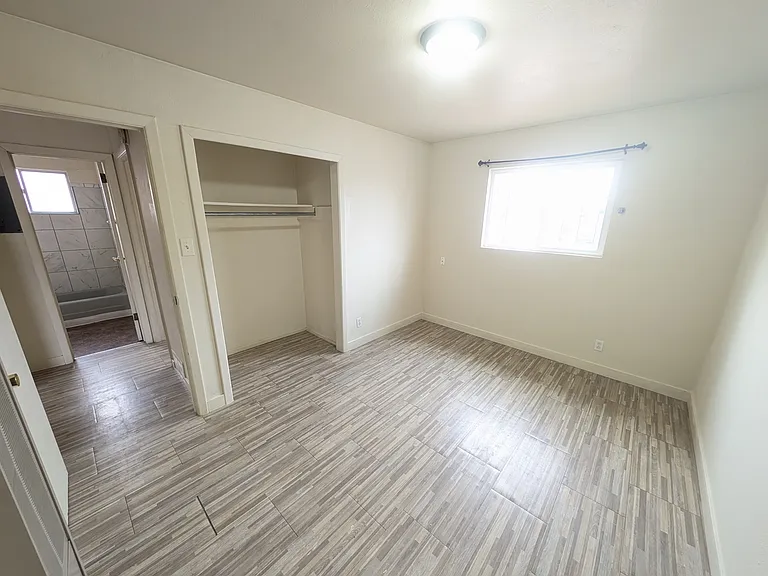 1010 Palomas Dr SE — Photo 6
