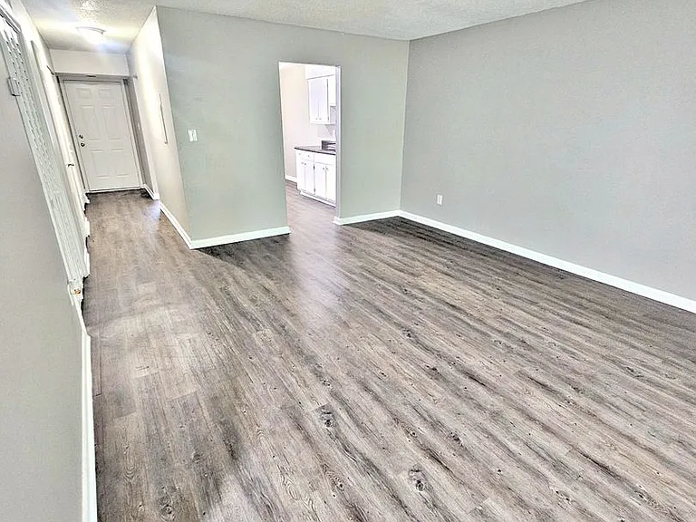 Avalon Cove Townhomes — Photo 50