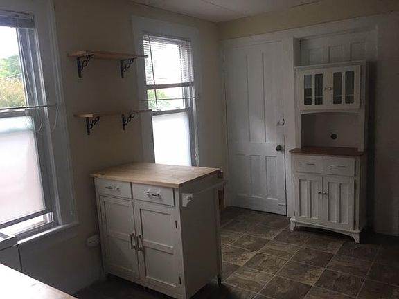 5th image of 98 Lawrence St #1