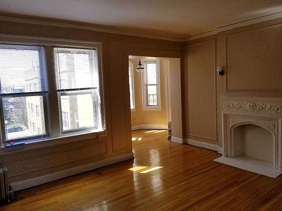 2nd image of 1222 W Pratt Blvd APT 2N