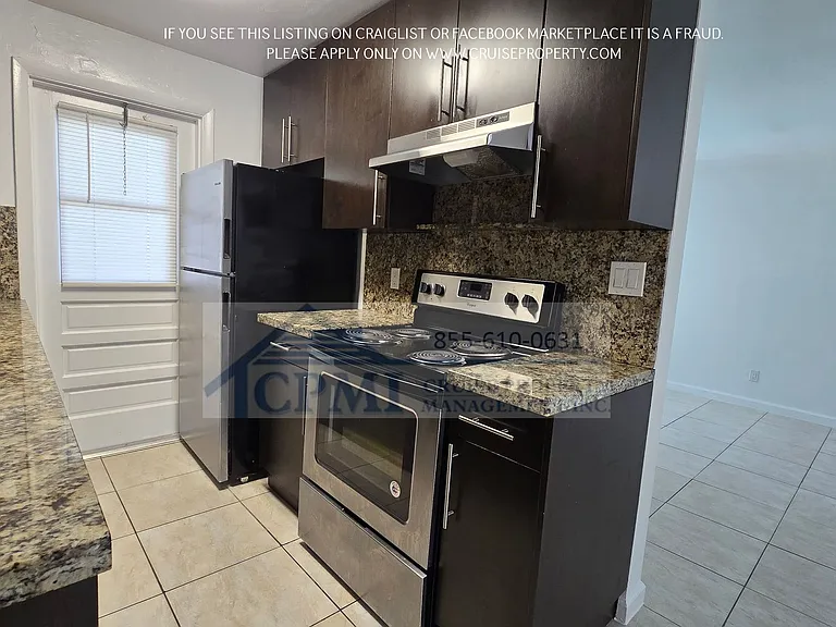 3700 Polk St Hollywood, FL 33021 — Photo 8
