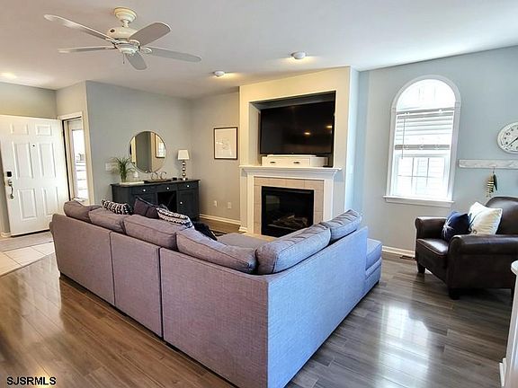 5th image of 5045 Asbury Ave APT 1