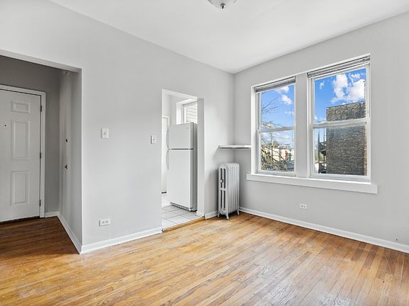 2nd image of 3555 W Sunnyside Ave APT 2