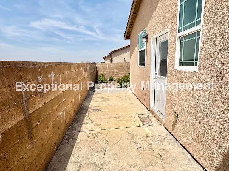 16265 Plum St — Photo 12