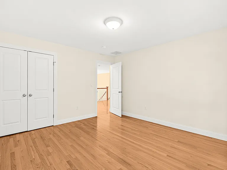 46 Loring Ave — Photo 27