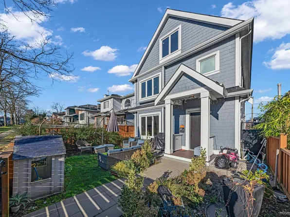 1907 E 40th Ave, Vancouver, BC V5P 1J1
