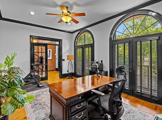 5512 Glenridge Dr, Sandy Springs, GA 30342