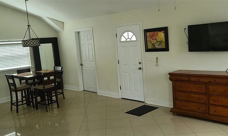 807 Turner St #5 — Photo 5